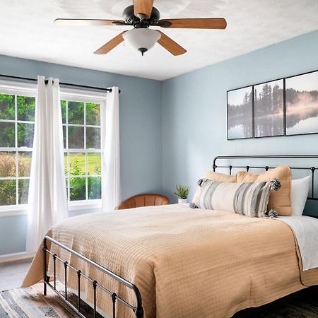 Modern Decor, Hot Tub, Fire Pit & River Access! Luray Exterior photo
