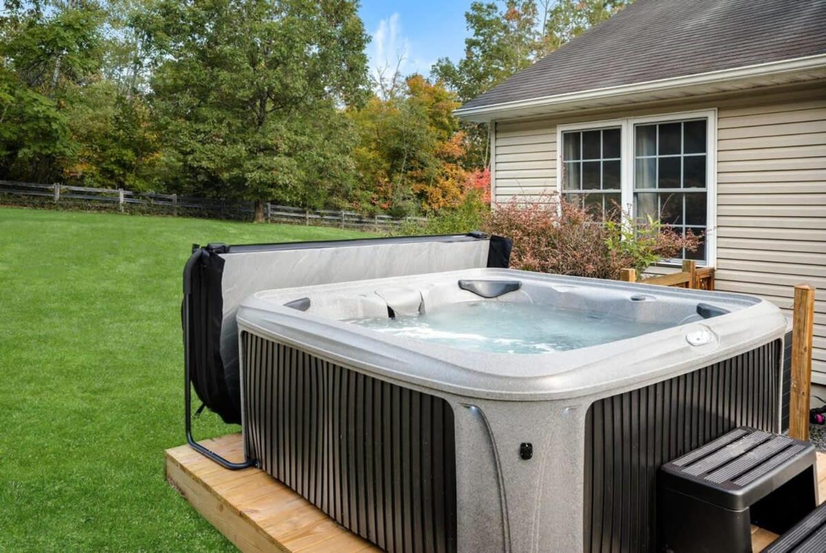 Modern Decor, Hot Tub, Fire Pit & River Access! Luray Exterior photo