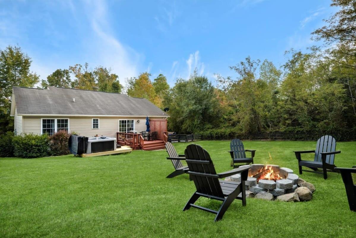 Modern Decor, Hot Tub, Fire Pit & River Access! Luray Exterior photo